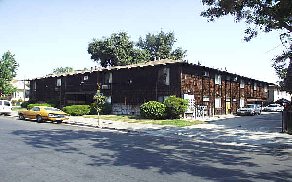 1142 N Sutter St in Stockton, CA - Building Photo - Building Photo