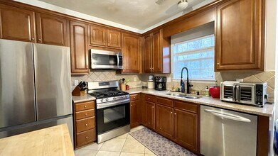 2248 Ships Crossing in Chesapeake, VA - Building Photo - Building Photo