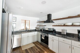 6 Paquette Ln in Sunapee, NH - Building Photo - Building Photo