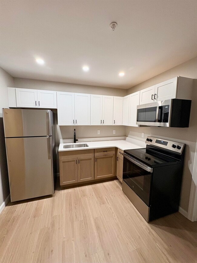 property at 15 Mountain Rd