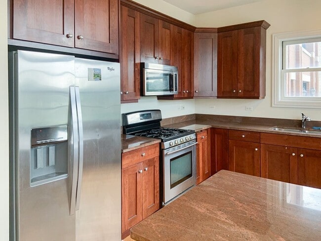 2927 N Southport Ave in Chicago, IL - Building Photo - Building Photo