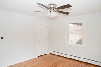 174 Tyngsboro Rd in Chelmsford, MA - Building Photo - Building Photo