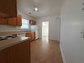523 W Maple Ave in Independence, MO - Building Photo - Building Photo