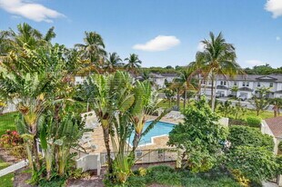 5851 Camino Del Sol in Boca Raton, FL - Building Photo