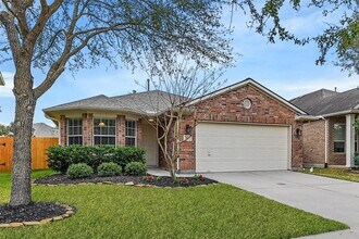 3011 Crescent Oaks Park Ln in Spring, TX - Foto de edificio - Building Photo