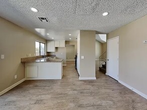 7375 Lime Ave in Fontana, CA - Building Photo - Building Photo