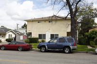 14203 Sylvan St in Van Nuys, CA - Building Photo - Building Photo