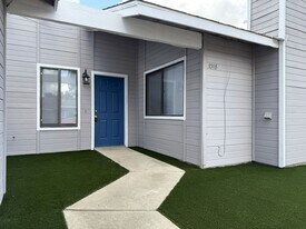 1310 Loughborough Dr in Merced, CA - Building Photo