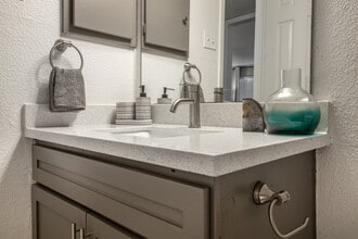 600 Nottingham in Houston, TX - Foto de edificio - Interior Photo