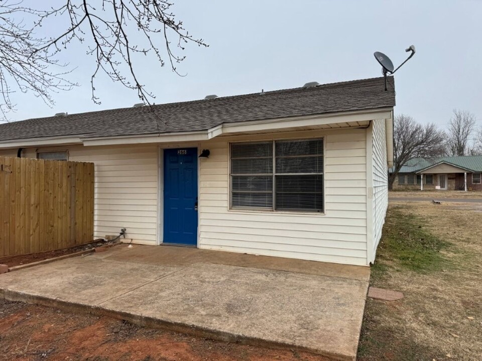 2661 N Main St in Blanchard, OK - Building Photo