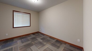 1511 Rollins Ave SE-Unit -1 in Minneapolis, MN - Building Photo - Building Photo