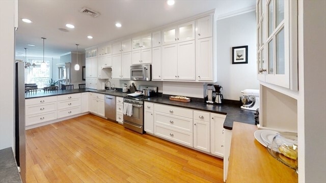 7 Strathmore Rd, Unit 3 in Brookline, MA - Foto de edificio