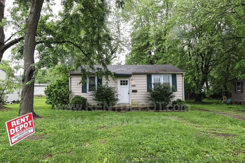 1621 Rheinhardt Ave in Evansville, IN - Building Photo