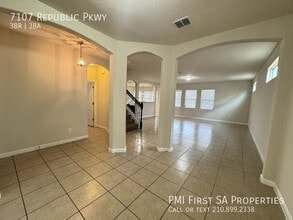 7107 Republic Pkwy in San Antonio, TX - Building Photo - Building Photo