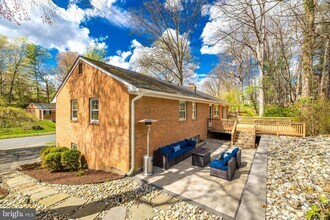 3321 Prince William Dr in Fairfax, VA - Building Photo - Building Photo