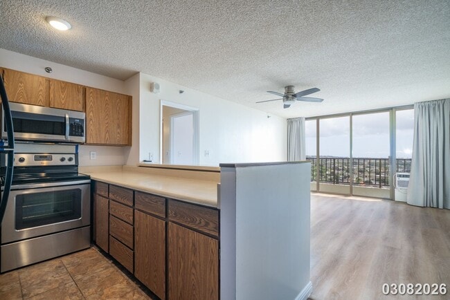 lot 98-402-402 Koauka Loop in Aiea, HI - Foto de edificio - Building Photo