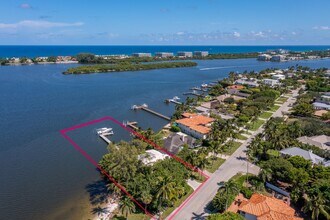 7500 S Flagler Dr in West Palm Beach, FL - Building Photo - Building Photo