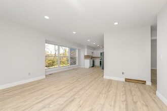 7725 Timbercreek Ct, Unit 7725-1 in Portage, MI - Foto de edificio - Building Photo