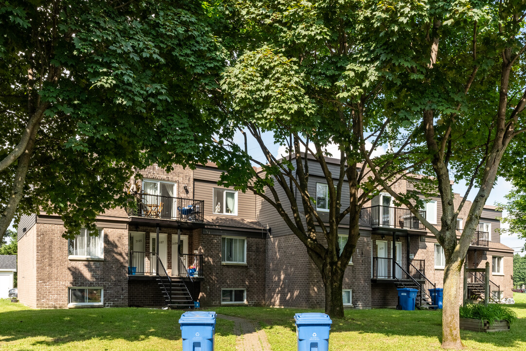 3139 Dubé Rue in Québec, QC - Building Photo