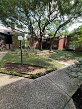 3100 Walnut Bend Ln in Houston, TX - Foto de edificio - Building Photo