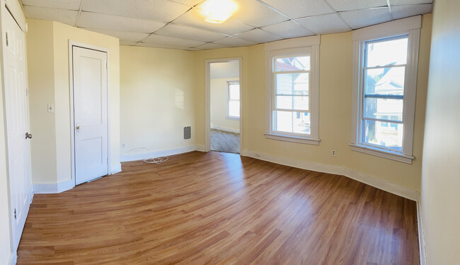 56 Park Ter, Unit 2nd Floor in Bridgeport, CT - Building Photo - Building Photo