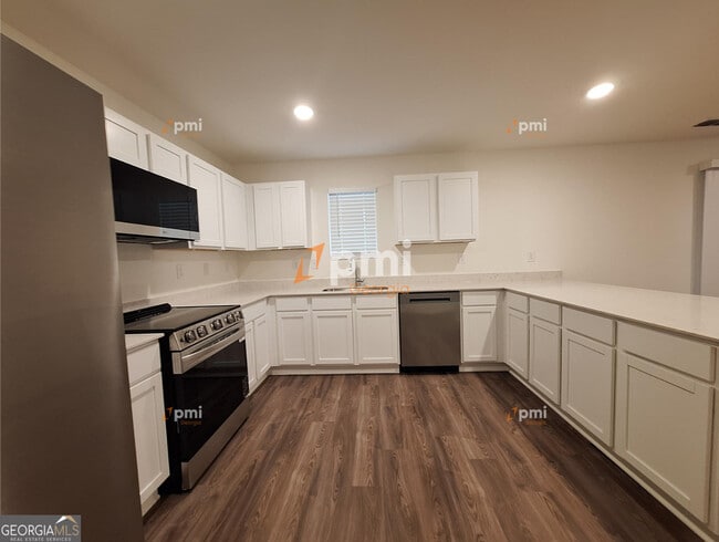 516 Liberty Hall Dr in Bonaire, GA - Building Photo - Building Photo