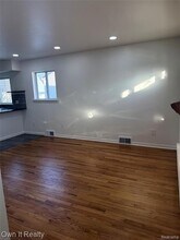 641 E Brockton Ave in Madison Heights, MI - Building Photo - Building Photo