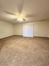 2109 Washington Ave in Shasta Lake, CA - Building Photo - Building Photo