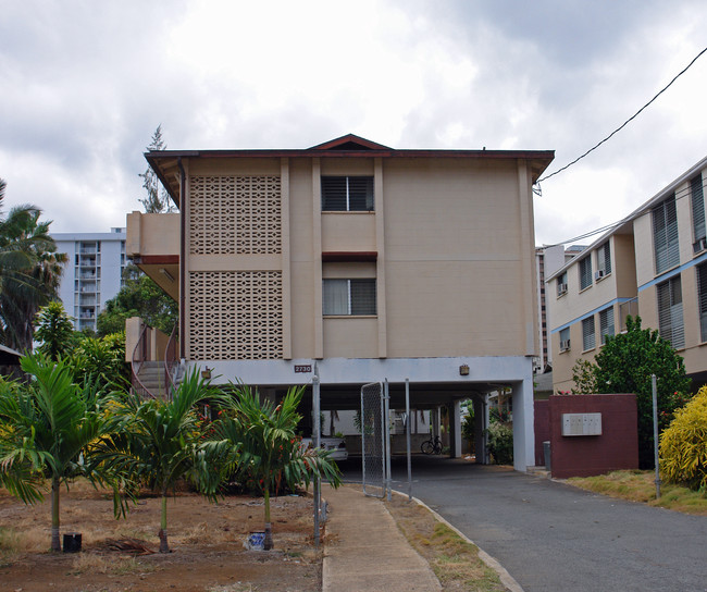 2730 Kaaha St in Honolulu, HI - Building Photo - Building Photo