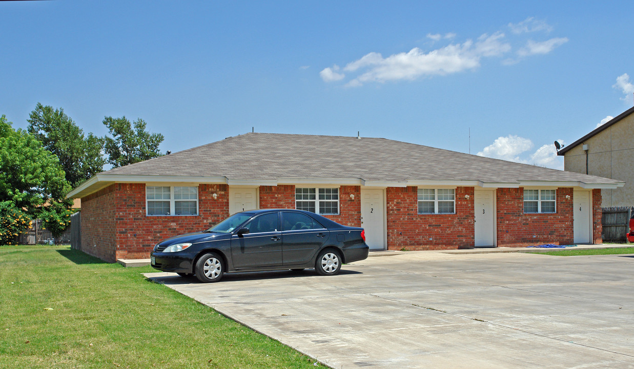 7403 Waco Ave in Lubbock, TX - Building Photo