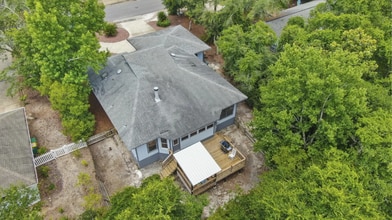 306 Curacao Way in Niceville, FL - Building Photo - Building Photo
