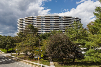 The Olympus in Alexandria, VA - Building Photo - Building Photo