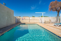 Thunderbird Terrace in Phoenix, AZ - Foto de edificio - Building Photo