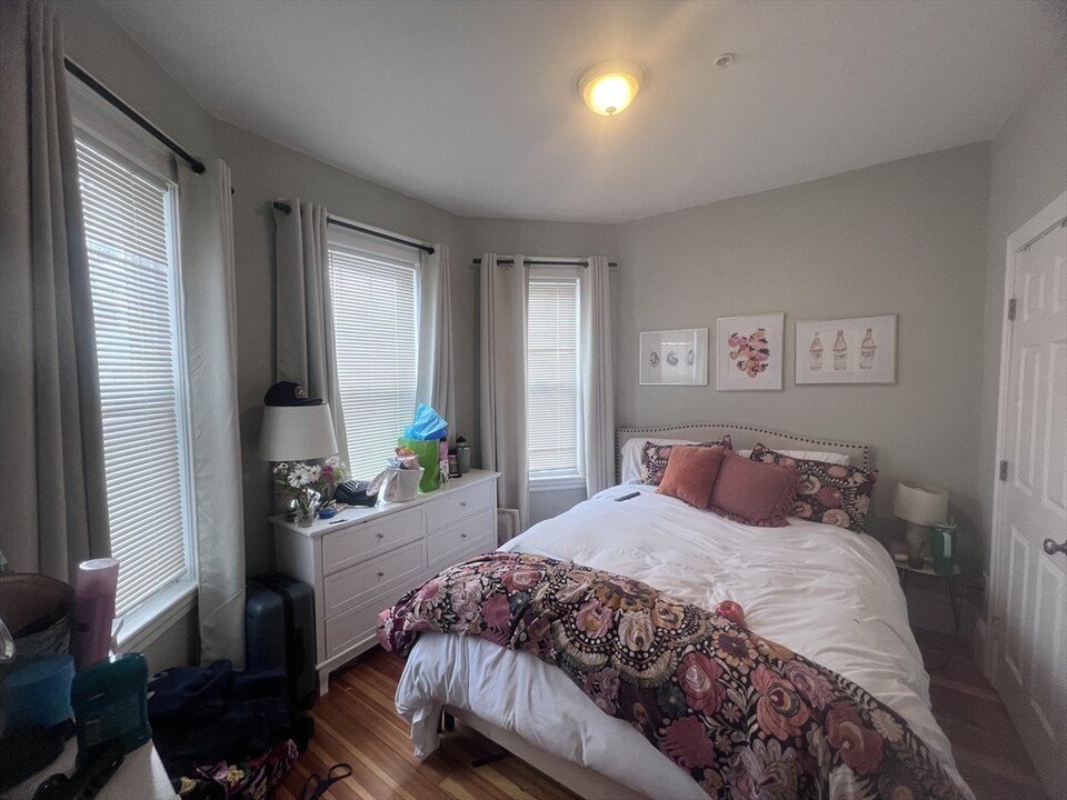 247 L St, Unit 1 in Boston, MA - Building Photo