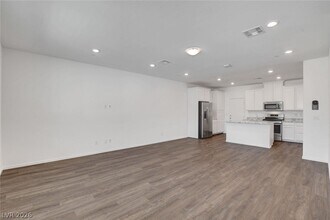 6275 Haiku Stairs St in Las Vegas, NV - Building Photo - Building Photo