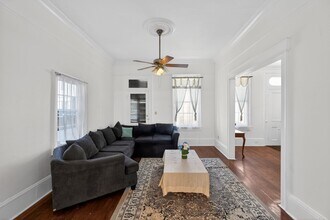 1030 Burgundy St in New Orleans, LA - Building Photo - Building Photo