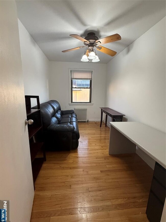 418 Main St in Fort Lee, NJ - Building Photo - Building Photo