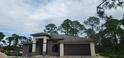506 Maple Ave N in Lehigh Acres, FL - Building Photo - Building Photo