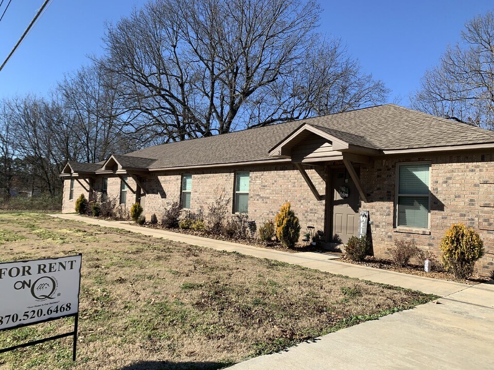 207 S Holman St in Brookland, AR - Building Photo