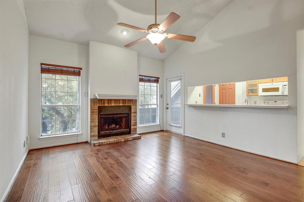 700 S 1st St in Austin, TX - Building Photo