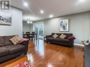 29 Culpepper Dr in Waterloo, ON - Building Photo - Building Photo