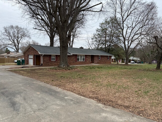 property at 825 Reynolds Rd