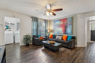 University Park Apartments in Orlando, FL - Building Photo - Building Photo