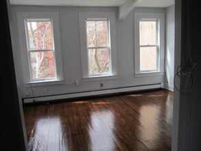 296 Pavonia Ave, Unit 2 in Jersey City, NJ - Building Photo - Building Photo