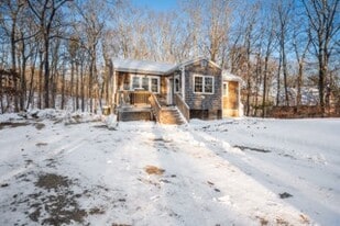 46 Willow St in Acton, ME - Building Photo