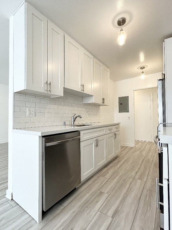 1849 S Bentley Ave in Los Angeles, CA - Building Photo - Building Photo