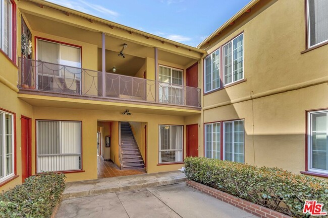 property at 3559 Sawtelle Blvd