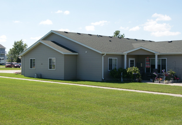 Rattenborg Court in West Fargo, ND - Building Photo