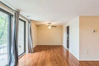 3309 Huntley Sq Dr in Temple Hills, MD - Building Photo - Building Photo