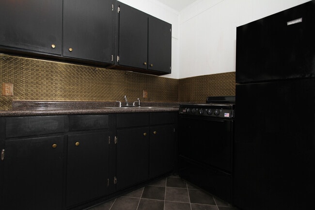 537 Center St, Unit A